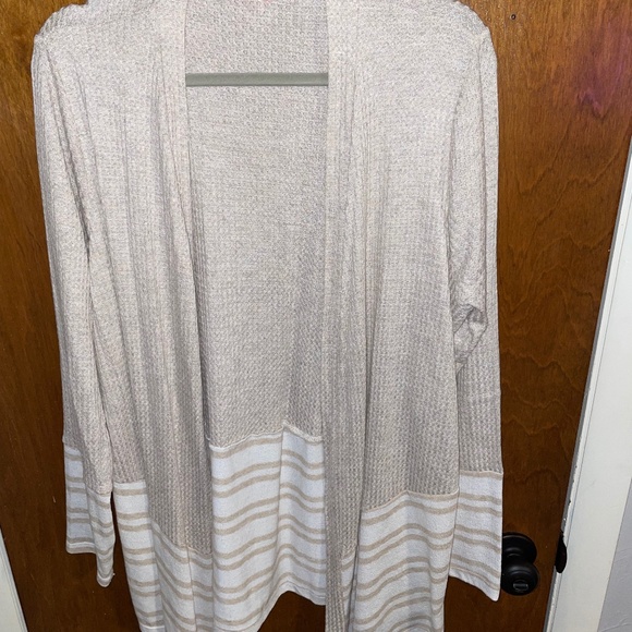 1XL Two-Tone Cardigan - Picture 14 of 15